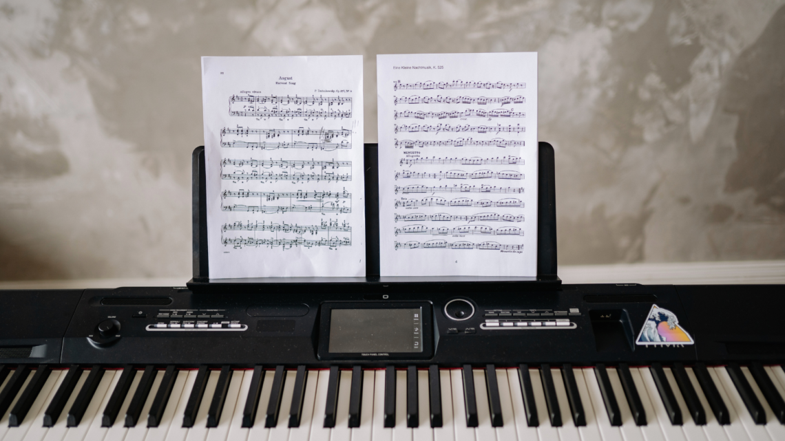 How to Use Music Scales: Practical Guide to Reading, Playing, and Applying Them